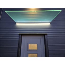   Üveg előtető alumínium profillal 2500×800 mm, led világítással